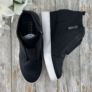 Journee Collection Black Wedge Sneakers Ankle Booties Shoes Size 9